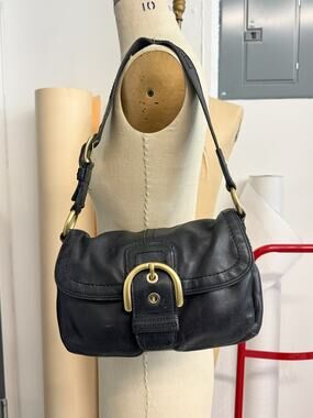 Vintage Coach Legacy 11842 Black Leather Buckle Flap Shoulder Soho Bag Y2K